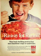 Original 1967 Vintage Print Ad: Boy eating Chef Boy-Ar-Dee Ravioli