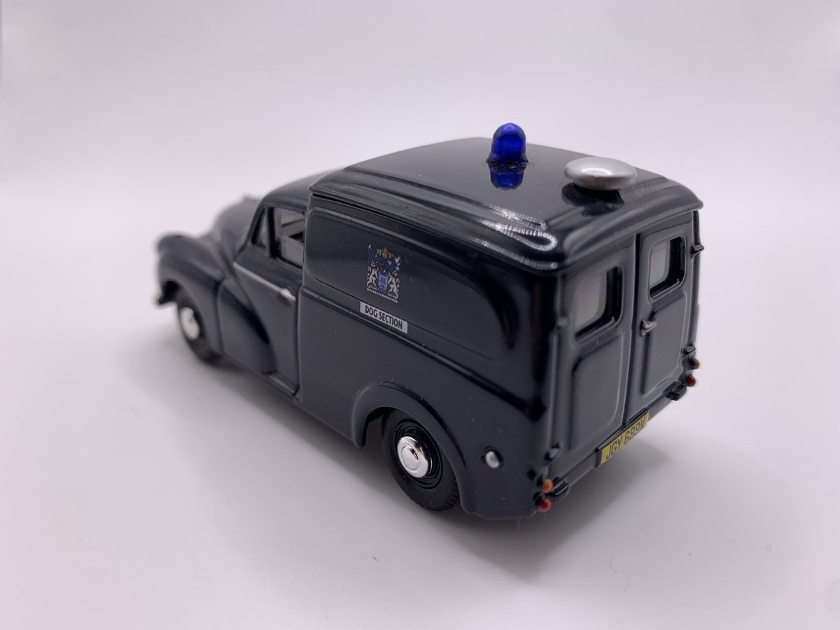 Morris Minor Van – Metropolitan Police Dog Section – VANGUARDS 1/43 VA11014