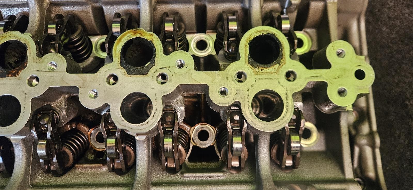 AUDI BENTLEY LAMBO PORSCHE RIGHT ENGINE CYLINDER HEAD 0P2103404D OEM 38K Miles