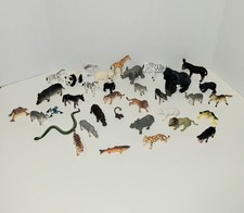 Vintage Wild Safari Wildlife Lot of 35 Figures