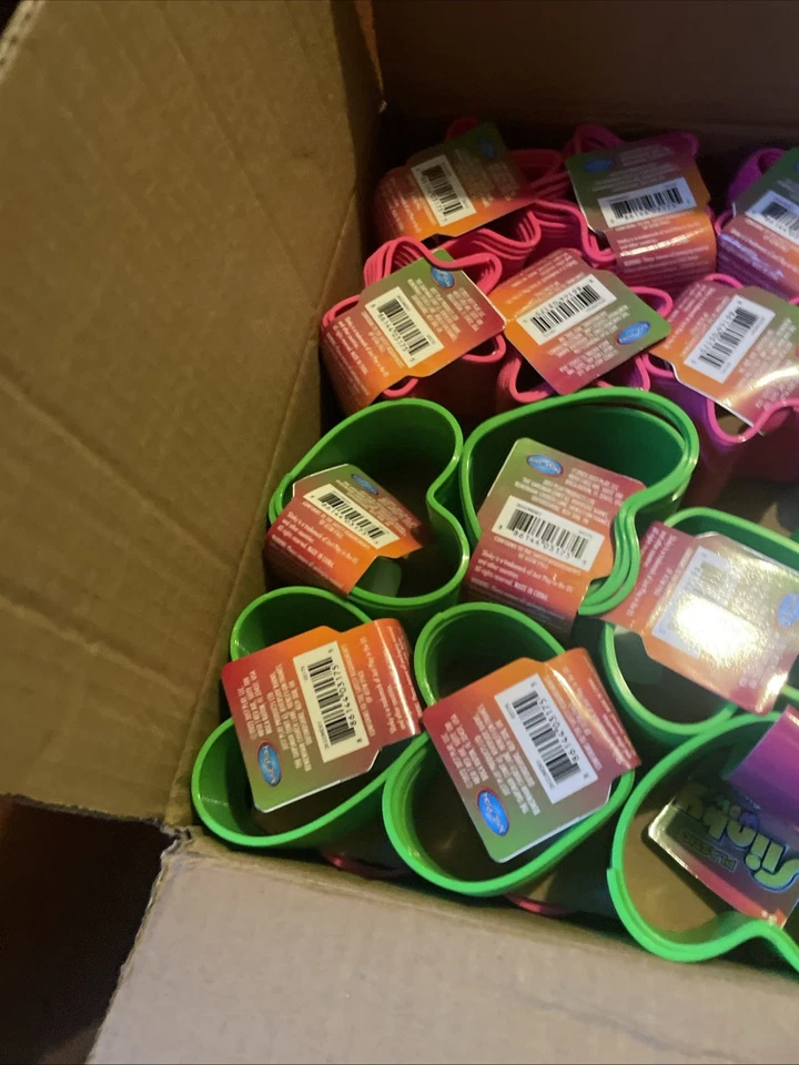 Lote de 60 Plástico Formas Slinky Corazón Estrella Naranja Verde Rosa Nuevo Precintado Foto 2 de 4