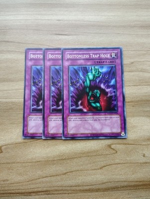 Yu-Gi-Oh! - Bottomless Trap Hole 3X - Full Playset - Near Mint (NM) - RP02-EN064
