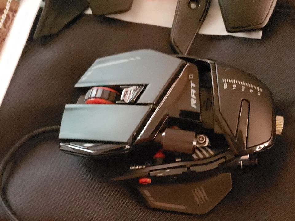 Mad catz the Authentic R.A.T. RAT 8 Wired Gaming mouse Matt Black / Red - Image 3 of 4