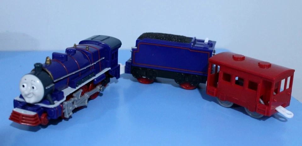 Thomas & Friends - TOMY/ TRACKMASTER - HANK *COMPLETO* BRINQUEDOS DE SUCESSO - 2008 (FUNCIONA) - Imagem 3 de 4