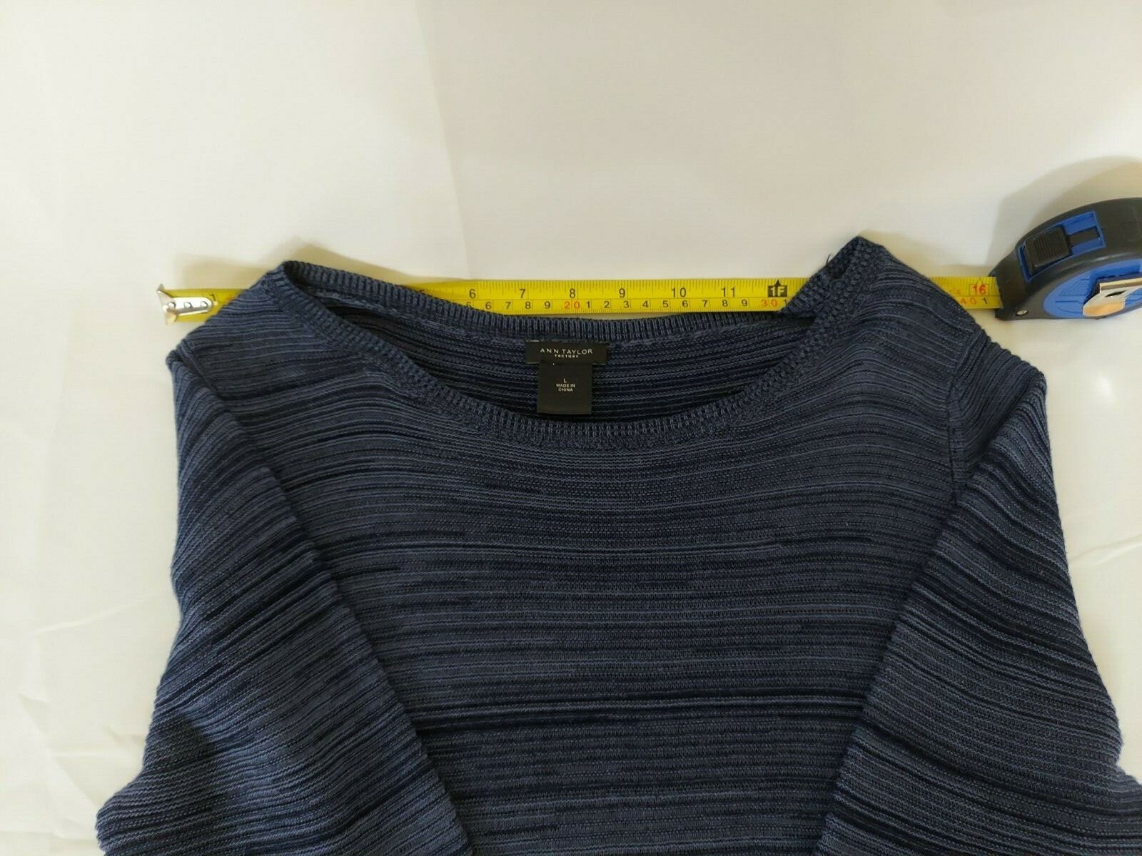 как выглядит ANN TAYLOR Woman Sweater Size Large Cute Marled design in Pastel Blue Pullover фото