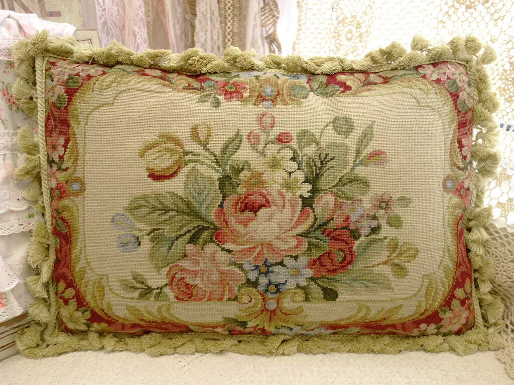 20 Vintage Beautiful Blooming Pink Rose & Buds French Needlepoint Throw  Pillow