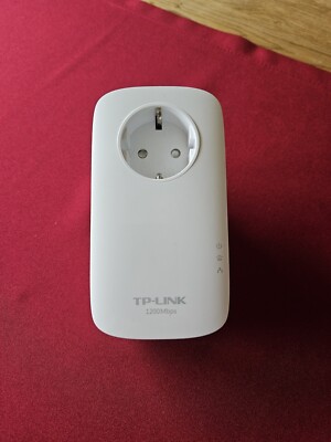 TP-LINK AV1200 Gigabit Powerline Adapter Model TL-PA8010P
