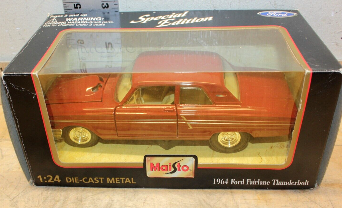 ミニカー Maisto 1964 FORD FAIRLANE THUNDERBOLT Maisto 1964 Ford Fairlane Thunderbolt Special Edition 1:24