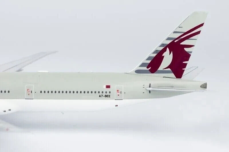 1:400 NG Model QATAR BOEING 777-300ER Passenger Airplane Diecast