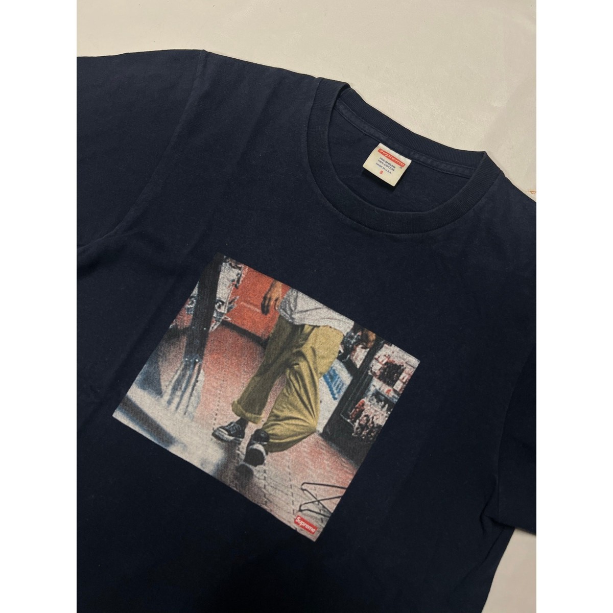 スメルズ キラー 17様 レア！15SS Supreme Kids 40oz. SS15 Supreme Kids 40oz Navy Medium Graphic T Shirt Larry Clark