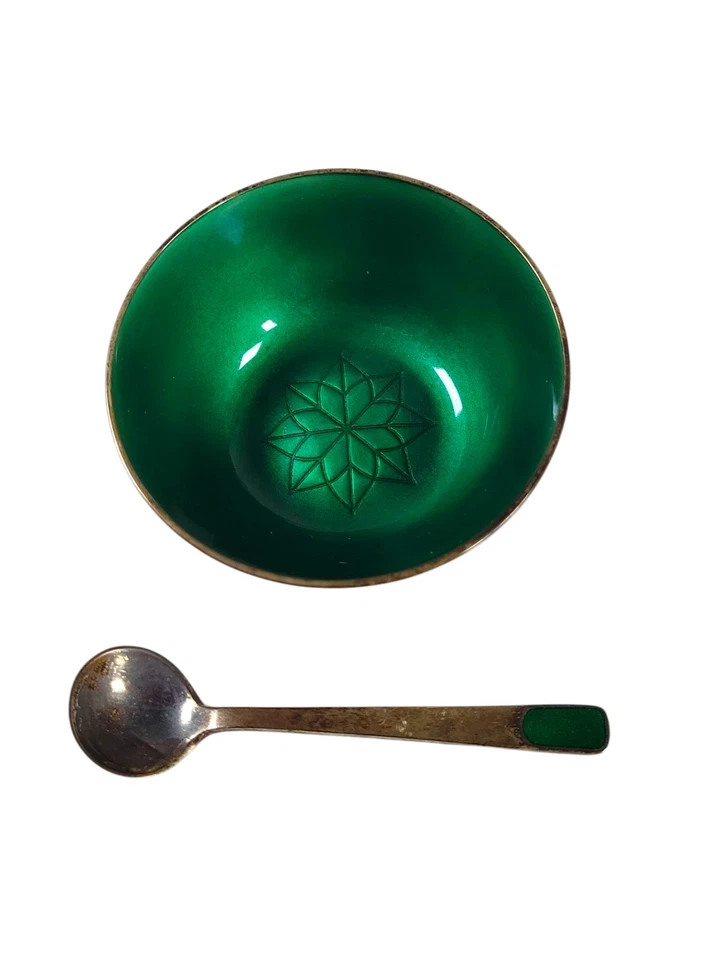Juego a juego de sal y pimienta esmaltada verde plata esterlina A. Michelsen Dinamarca Foto 4 de 4