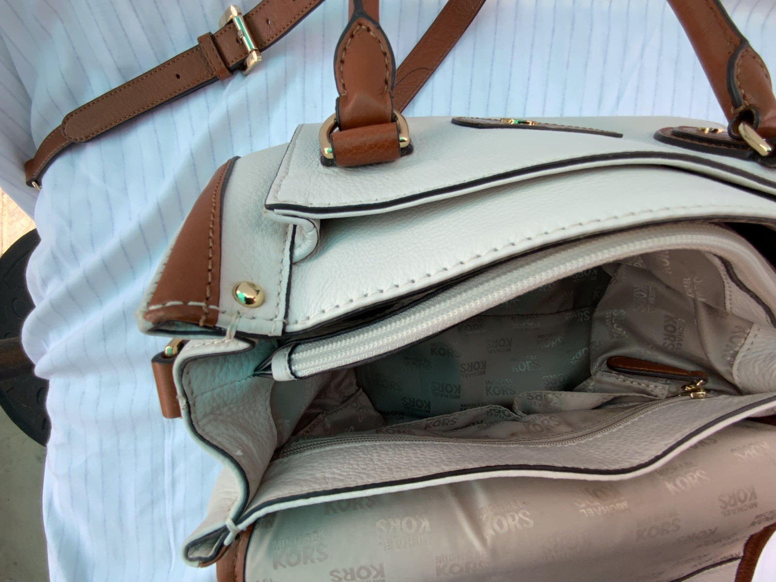 Authentic Michael Kors Leather White & Tan Margo … - image 15