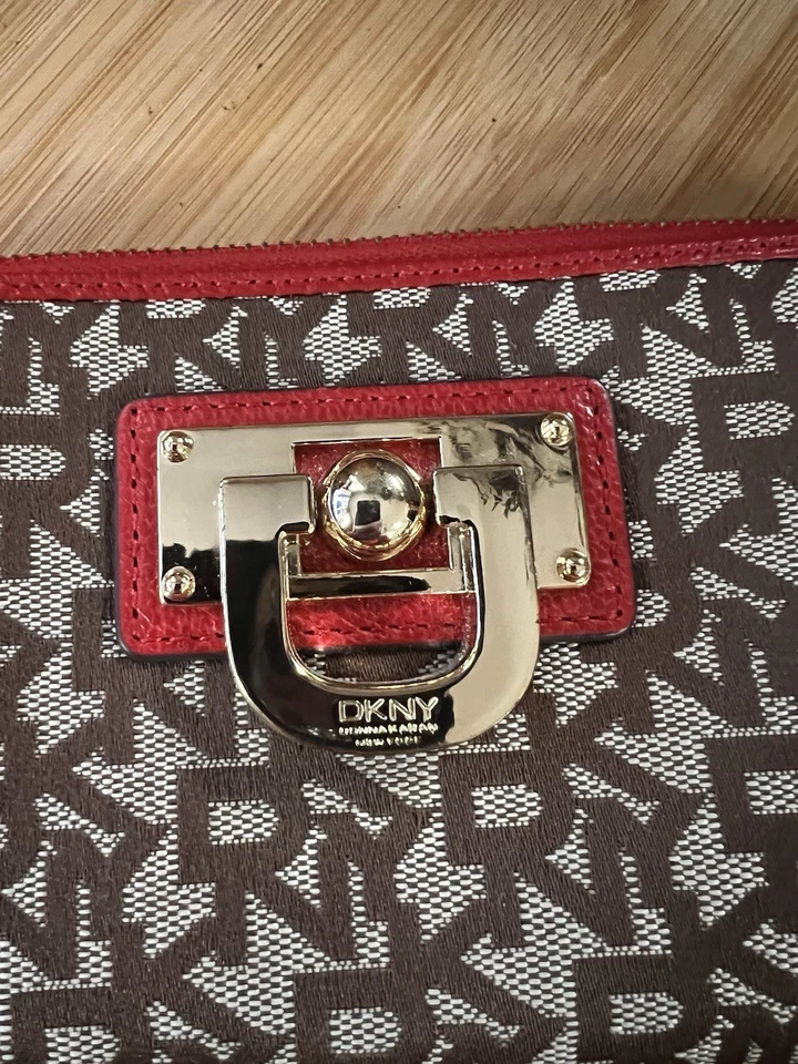 Cartera monedero DKNY VELA marrón/rojo Foto 3 de 4