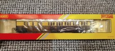 Hornby R4524 GWR BRAKE COACH , BRAND NEW 