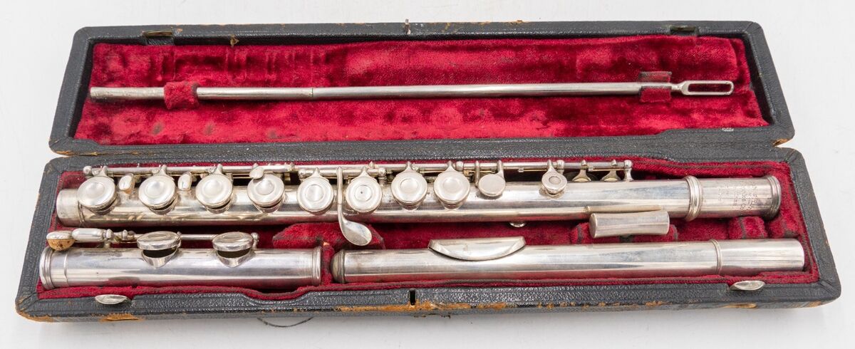 WM. S Haynes Flute Handmade Commercial Model Solid Silver WM. S Haynes Flute Handmade Commercial Model Solid Silver