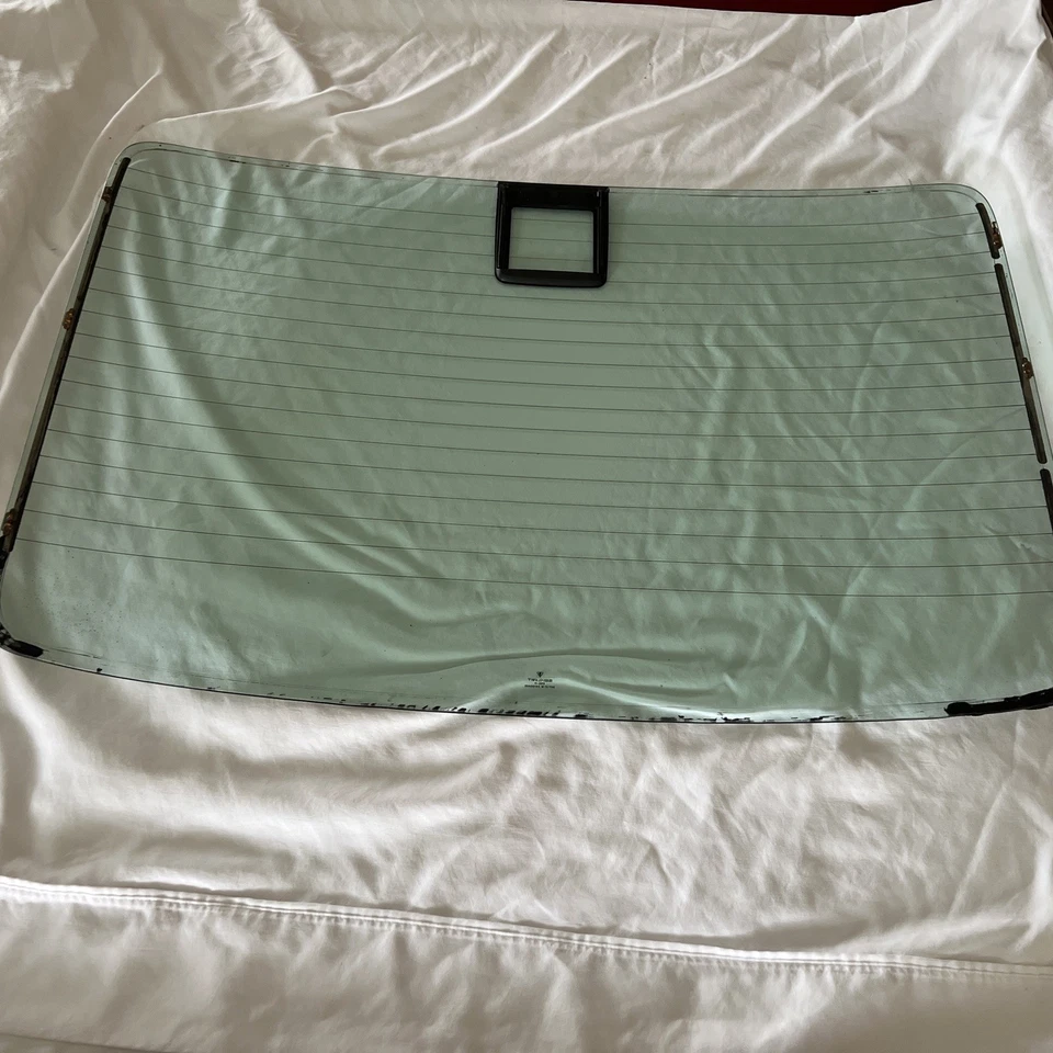 1986 To 1990 Porsche 911 930 Coupe Rear Glass Original No Scratches  Tinted  - Image 4 of 4