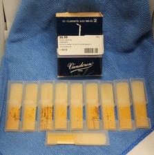 Vandoren Bb Clarinet Reeds 2 Open Box 10 Single Reeds CR142