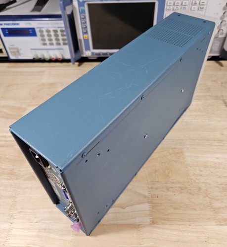 Tektronix FCA3000 Frequency Counter 300MHz, 100ps, 12 digits/s, 2 channel - Picture 3 of 6