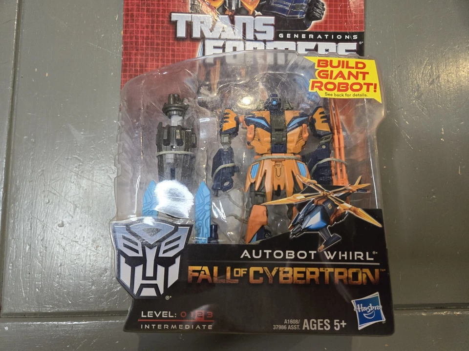 TRANSFORMERS GENERATIONS FALL OF CYBERTRON COMBINER RUINATION WHIRL DELUX FIGURE - Image 3 of 4