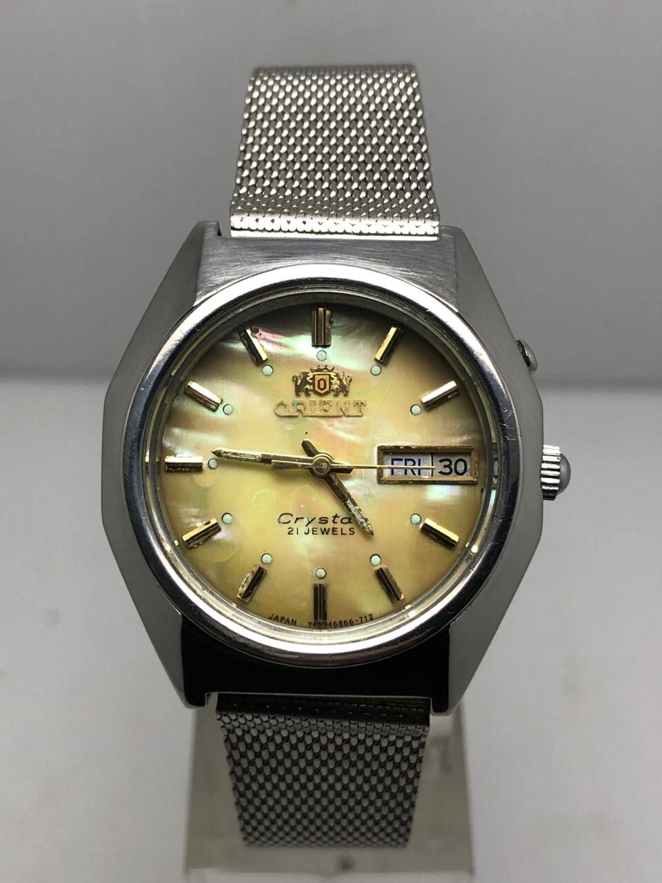 Vintage Orient Crystal Mother Of Pearl  Automatic 21 J Day/Date Men's Wristwatch