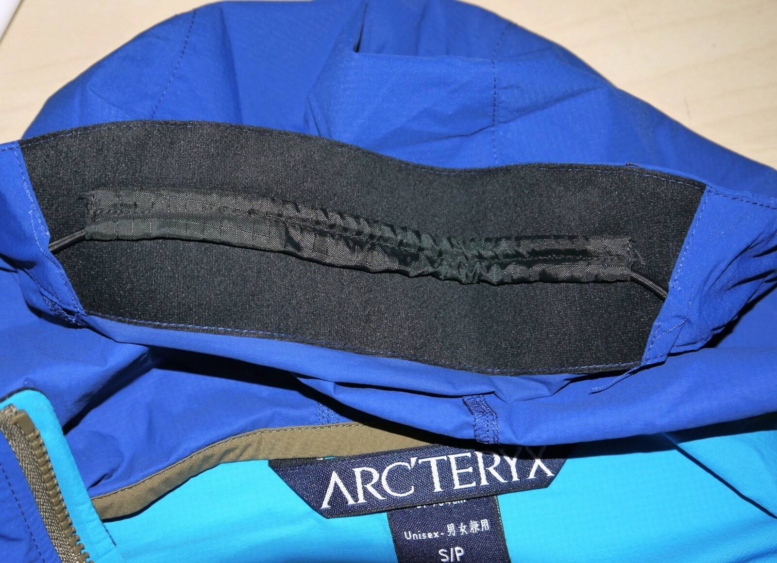 ARC'TERYX Giacca leggera Concepts x Arc’teryx Squamish con cappuccio SEAL 2012 taglia SMALL