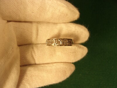 BEAUTIFUL LITTLE OLDER VTG LADY'S STERLING SILVER & 5 HEART 25 DIAMOND BAND RING