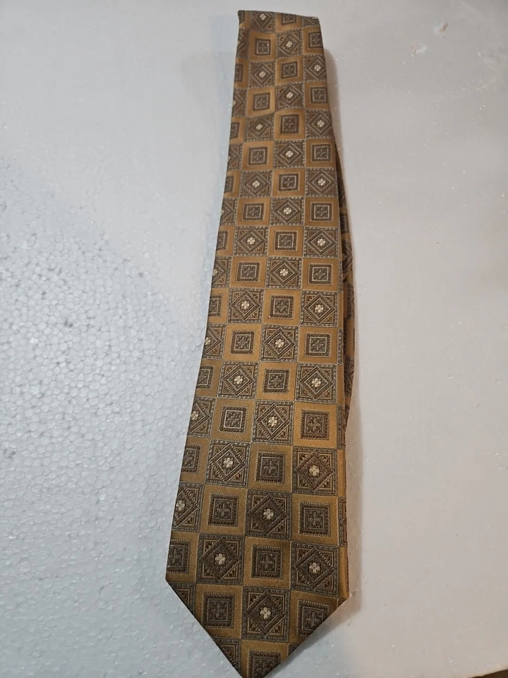 Corbata Paul Dione 100 % seda 32" largo 3 3/4 ancho marrón Foto 3 de 4