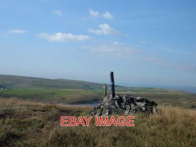 FOTO CAIRN AUF CASTLESHAW MOOR DIESER CAIRN SITZT RUND 400 M ÜBER SE
