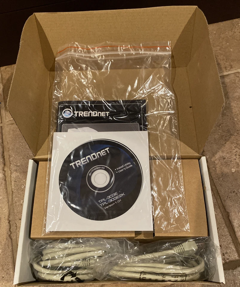 AV Adapter Kit TRENDnet TPL-303E2K - 200bps Powerline Complete NWT - Image 3 of 4