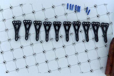 2.7mm LCP Ďistal Ŕadius Volar Variable L/R 3Holes Plates & Screw 81 Pcs Set Ti
