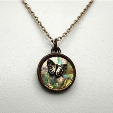 Vintage 90s Butterfly Abalone Shell Pendant Necklace Gold Tone Women's Jewelry