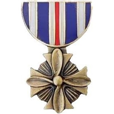 U.S Military Distinguished Flying Cross (DFC) Novelty Hat/Lapel Pin 1.13'' × .75''