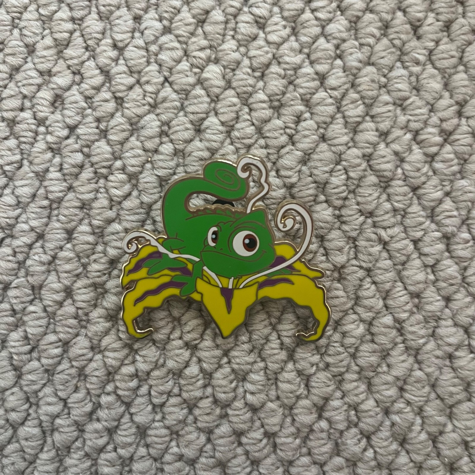 Disney Tangled Pascal on flower pin 2020 Disneyland Paris