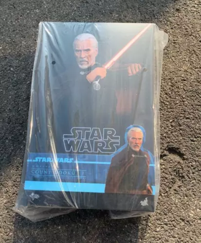 Hot Toys MMS496 Star Wars Episode II Attack of the Clones Count Dooku 1/6 NEW - Picture 3 of 7