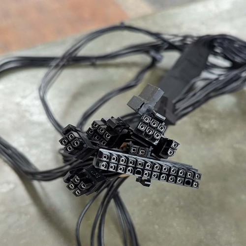 750W Non Modular Gaming Power Supply 80 PLUS Platinum Certified ATX PSU - Picture 3 of 8