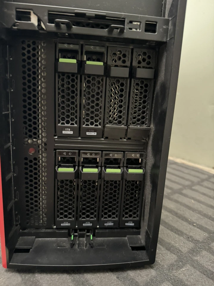 Fujitsu Primergy TX2550 M5 SERVEUR 6 HDD - 64go RAM DDR4 - Intel Xeon E3-1200V3 - Photo 2/4