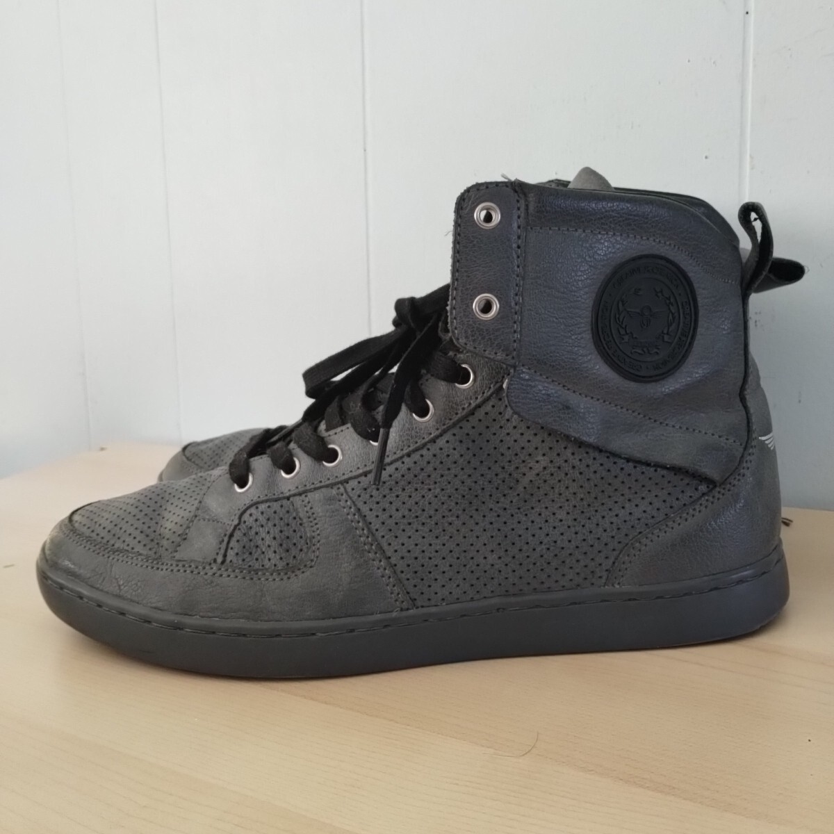 Men's Size 12 Creative Recreation High Top Leather Gray sneakers