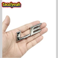 Insignia emblema de puerta trasera cromada para Camry Prius Sienna Highlander "LE"