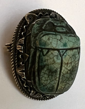 Grande antico anni 20? Scarabeo blu egiziano e spilla argento