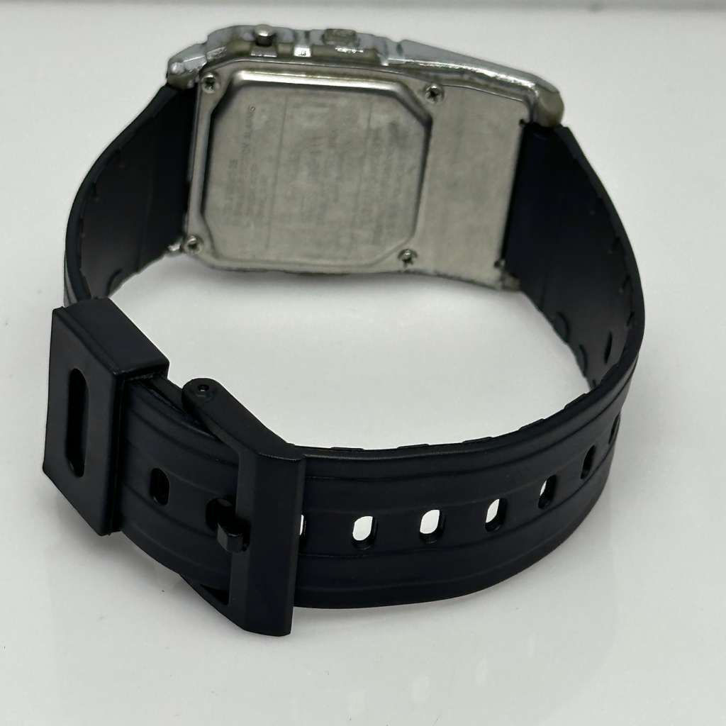 Casio Data Bank Illuminator DBC-611 Calculator 3228 Vintage Watch 