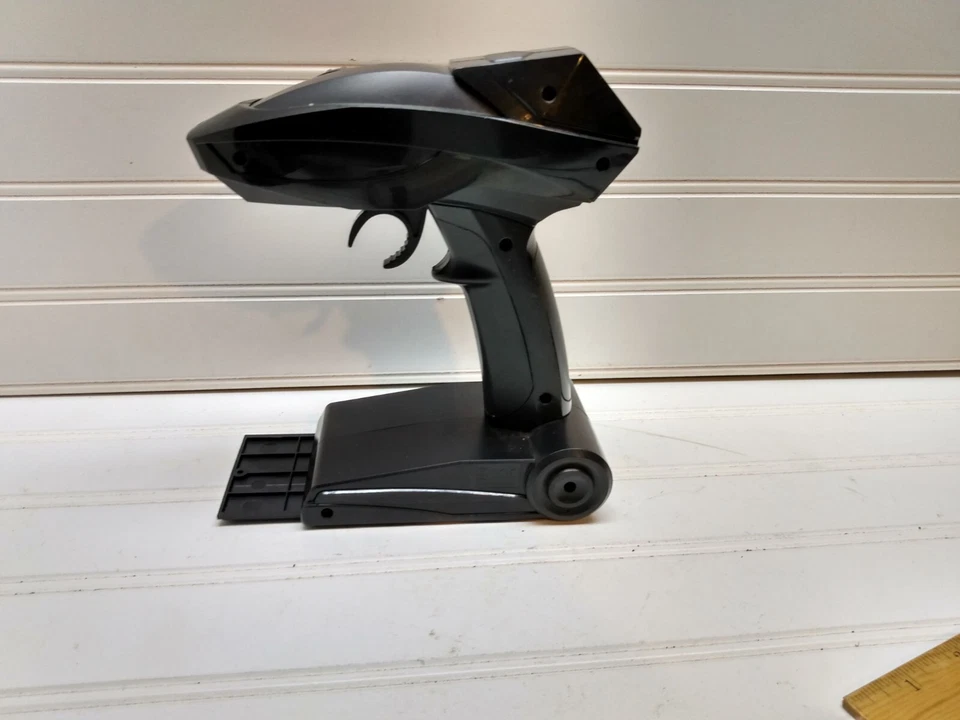 Maisto Tech Black 2.4 Ghz Replacement Remote Control - Image 4 of 4