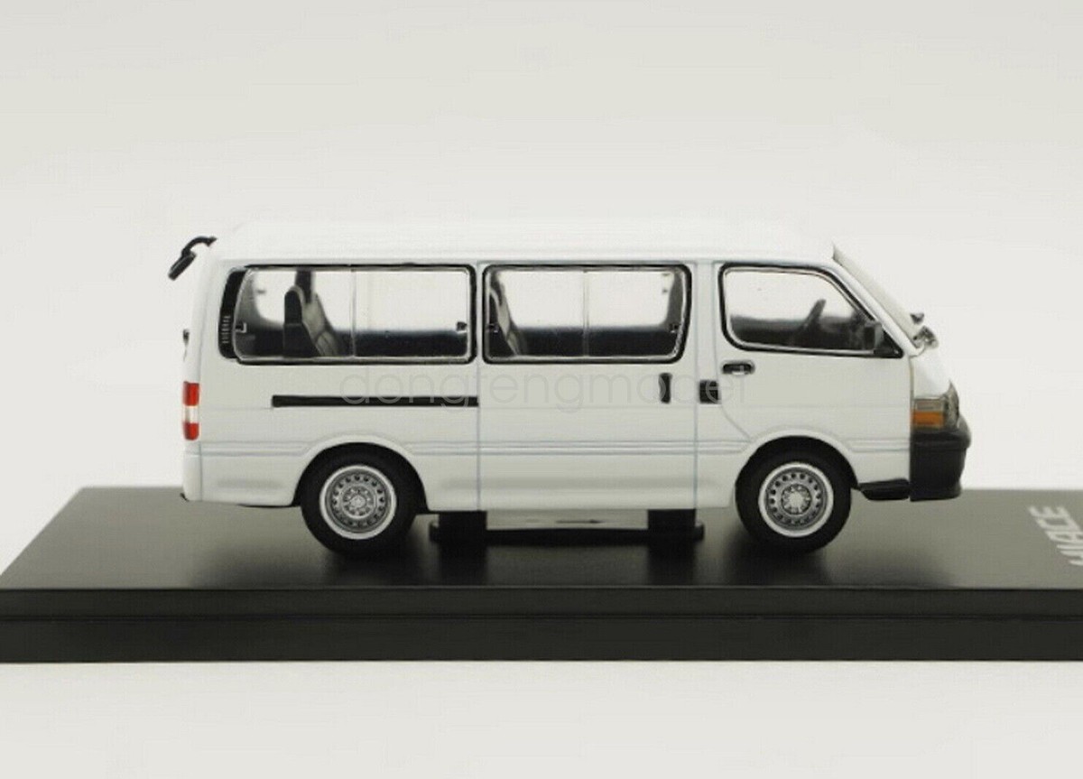 1/43 Scale TOYOTA HIACE White Diecast Car Model Toy Collection