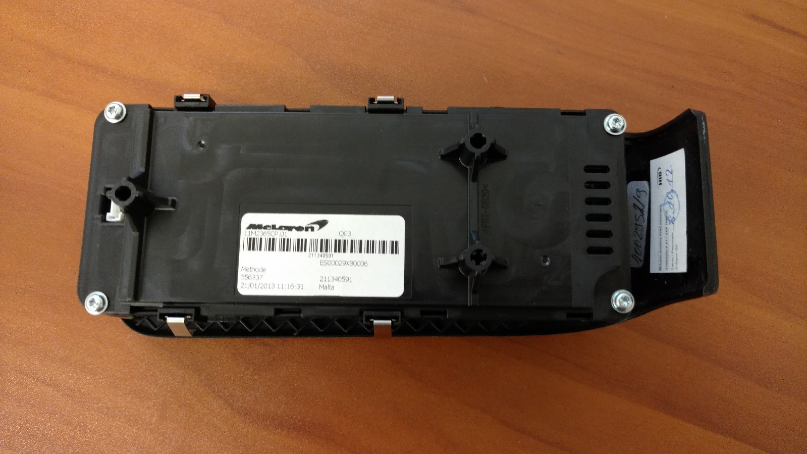 MCLAREN MP4-12C CARBON FIBER DOOR CONTROL SWITCH UNIT OEM 11M2365CP .01