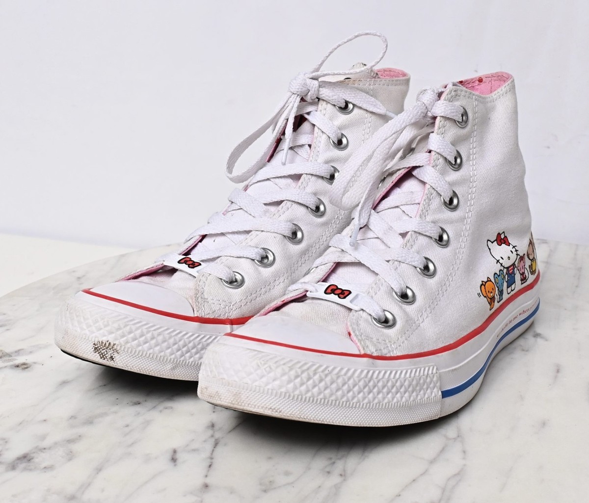 チワワ11 Size 8 - Hello Kitty x Converse Chuck Taylor All Star Canvas High