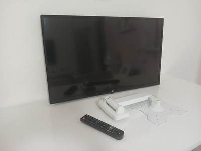 LED TV 32'' OK ODL 32675H-TB HD DVB-T2 HDMI USB + Wall Arm Mount
