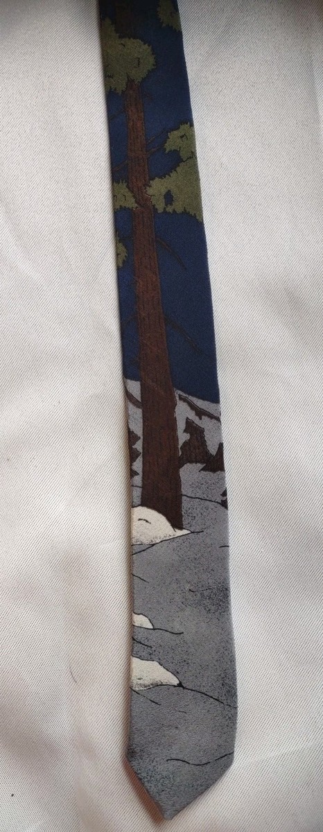 WWF Mens tie Gray Wolves 57
