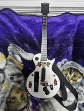 Nintendo Wii Guitar Hero Red Octane Gibson Les Paul Guitar w/ strap 95125.805