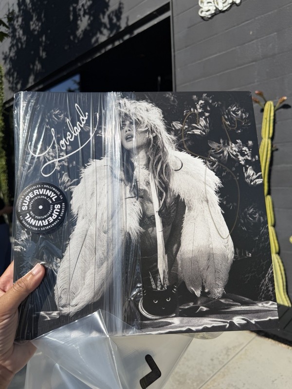Suki Waterhouse Autographed Signed Loveland VINYL LP Supervinyl New