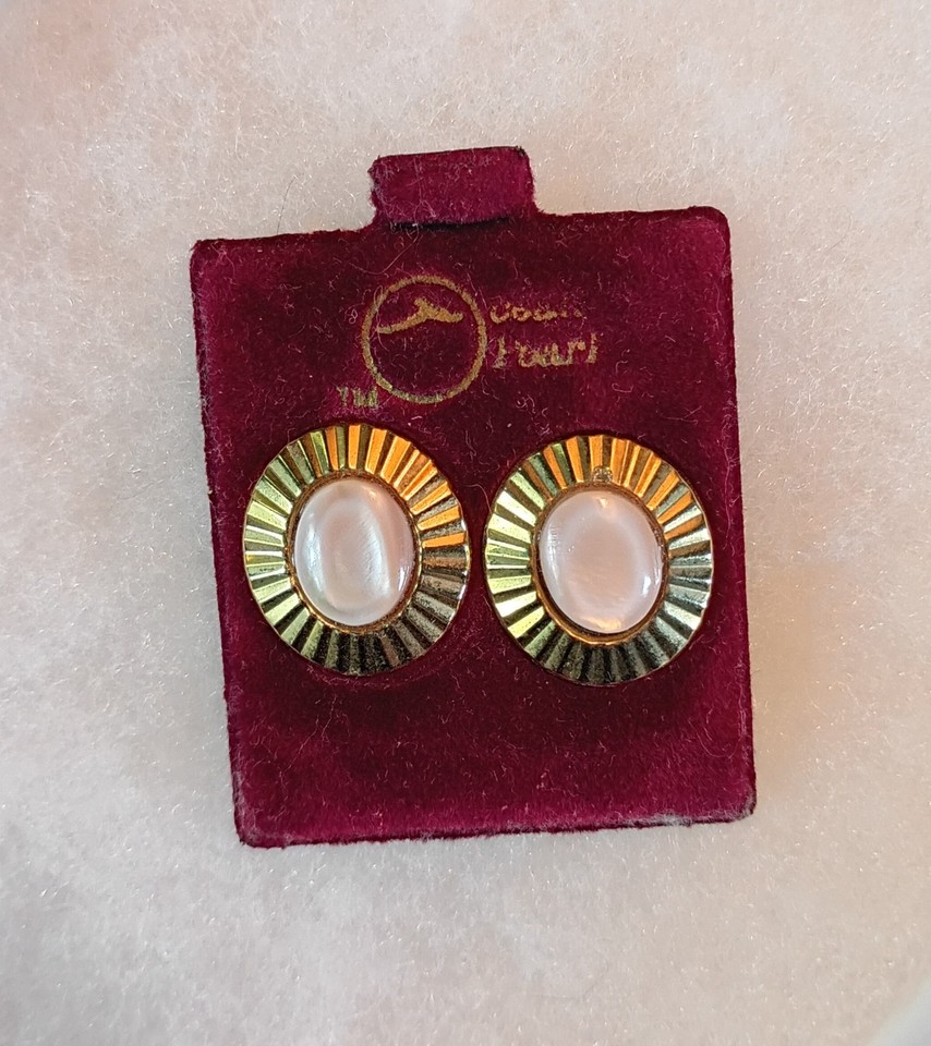 Vintage shell gold tone textured seashell Earrings Shell Seekers ...