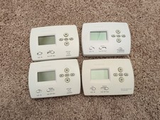 Honeywell Pro 4000 TH4110D1007 Programmable Thermostat 1H/1C Electric Gas Tested